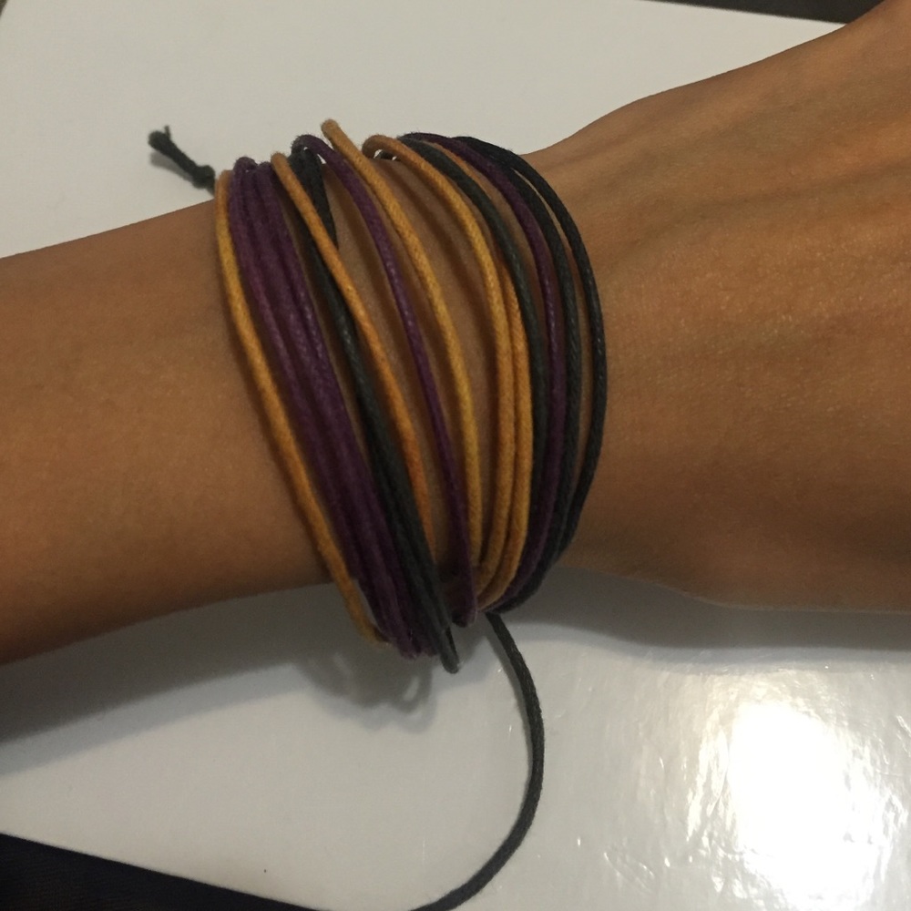 Multi-string adjustable bracelet - Picture 2 of 2